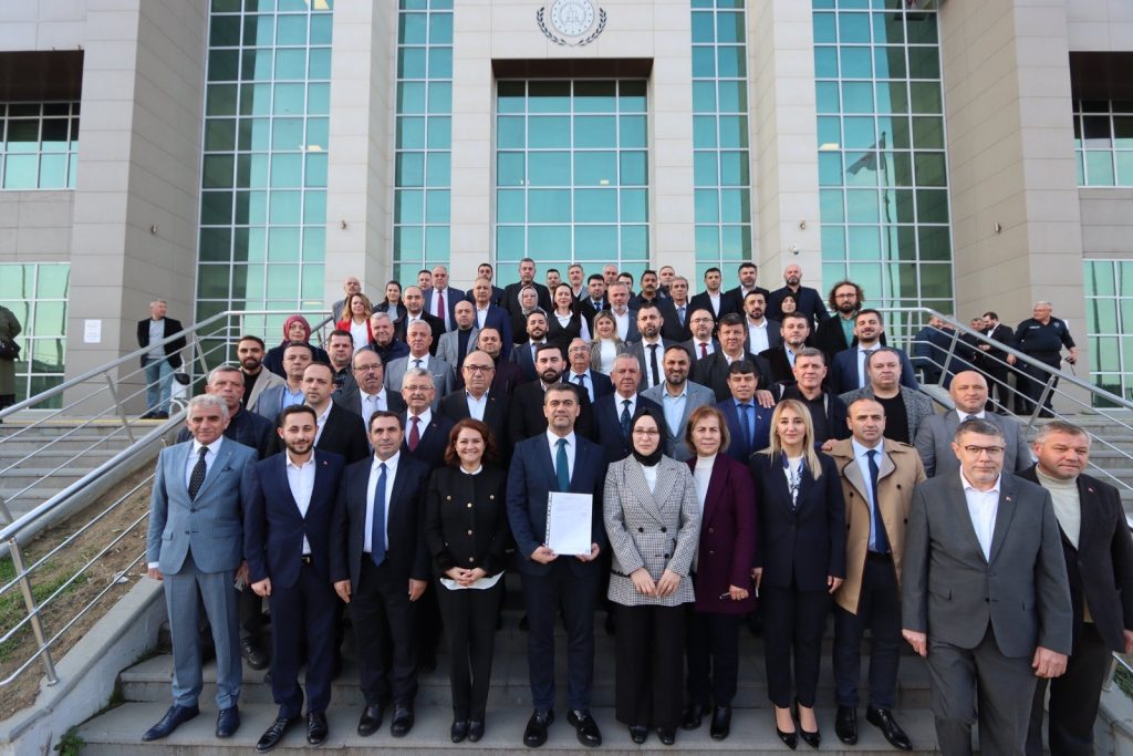 Mazbatasını Alan AK Partili Gümüş, Seçime Hazır Olduklarını Söyledi