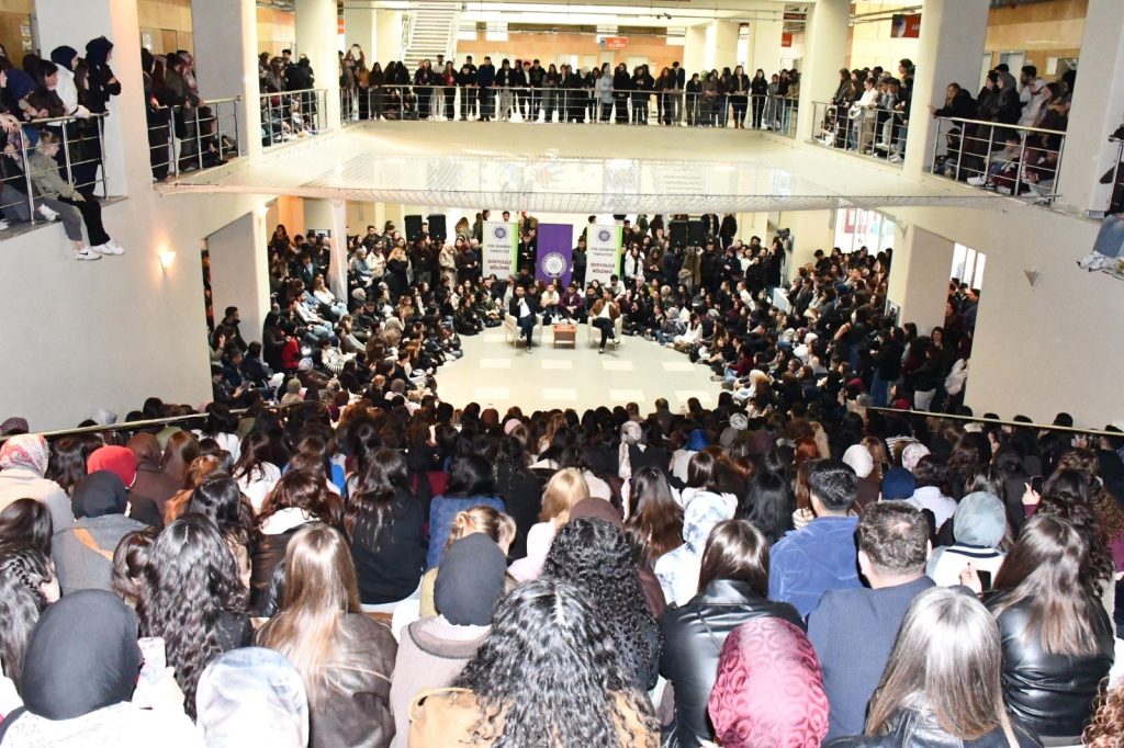 NKÜ’de “Hikayeden Adamlar”a Yoğun İlgi ​