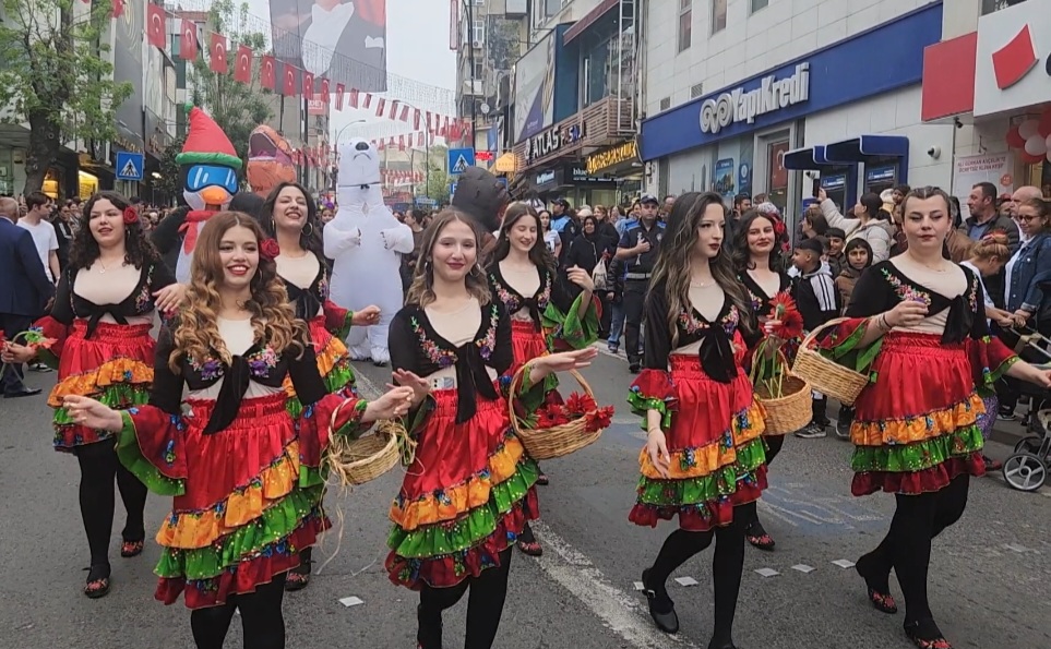 Kakava Şenliği’nde Bir Yanda Eğlence, Bir Yanda Ulaşım Tepkisi
