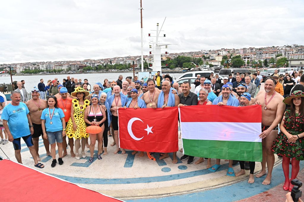 Kulaçlar ve Yelkenler Kardeşlik İçin Yarıştı